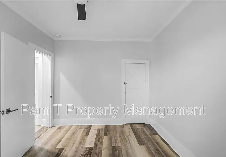 16 Helmken St — Photo 19