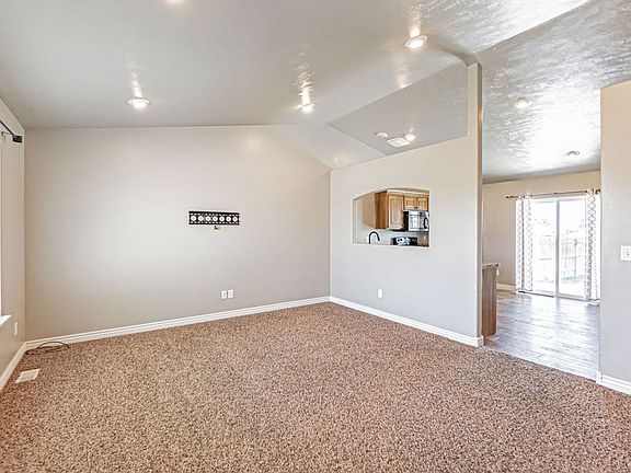 3rd image of 3077 Sagebrush St