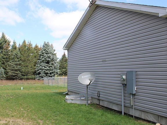 3rd image of 881 Quail Dr SW