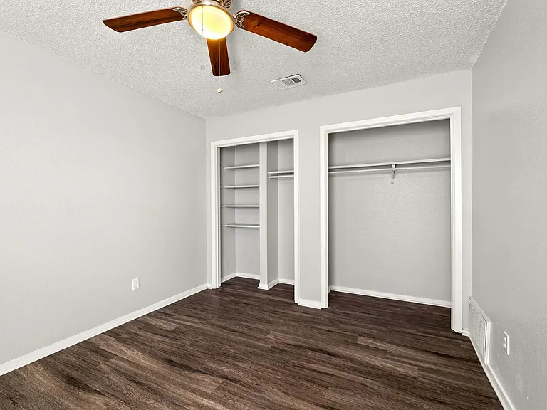 CV-AUS12130 Thompkins — Photo 16