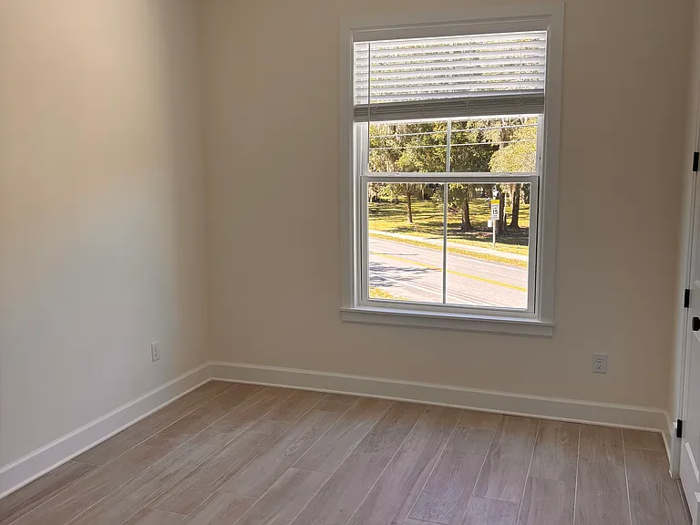 330 Geneva Dr — Photo 17