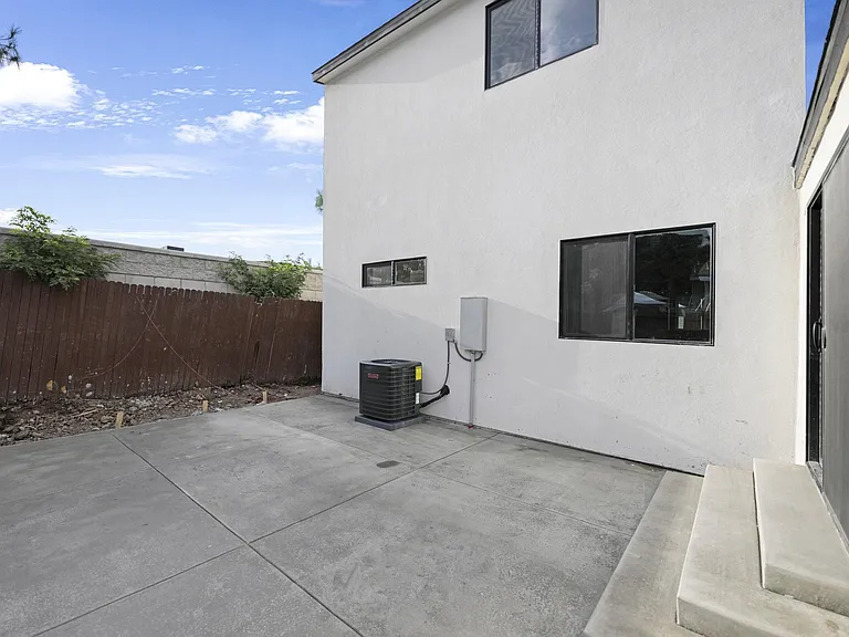 5313 Hewlett Dr — Photo 16