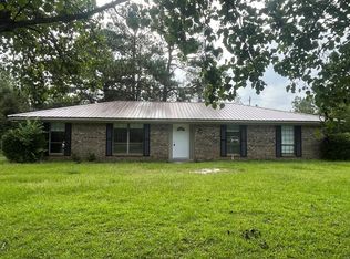 107 Pine Point Cir, Sylvester, GA 31791