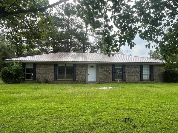 107 Pine Point Cir, Sylvester, GA 31791