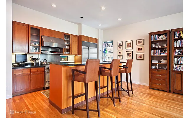 Rented by Douglas Elliman | media 22