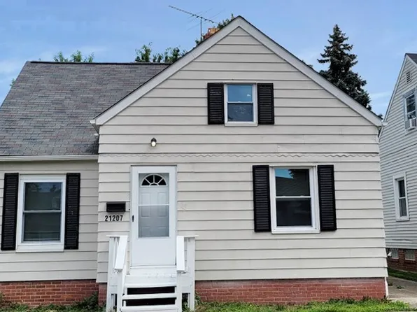 21207 Kenyon Dr, Maple Heights, OH 44137