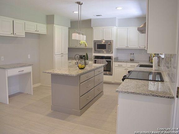 5th image of 110 Devonshire Dr
