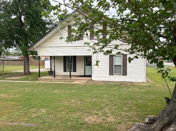 213 E Boyd Ave, Boyd, TX 76023
