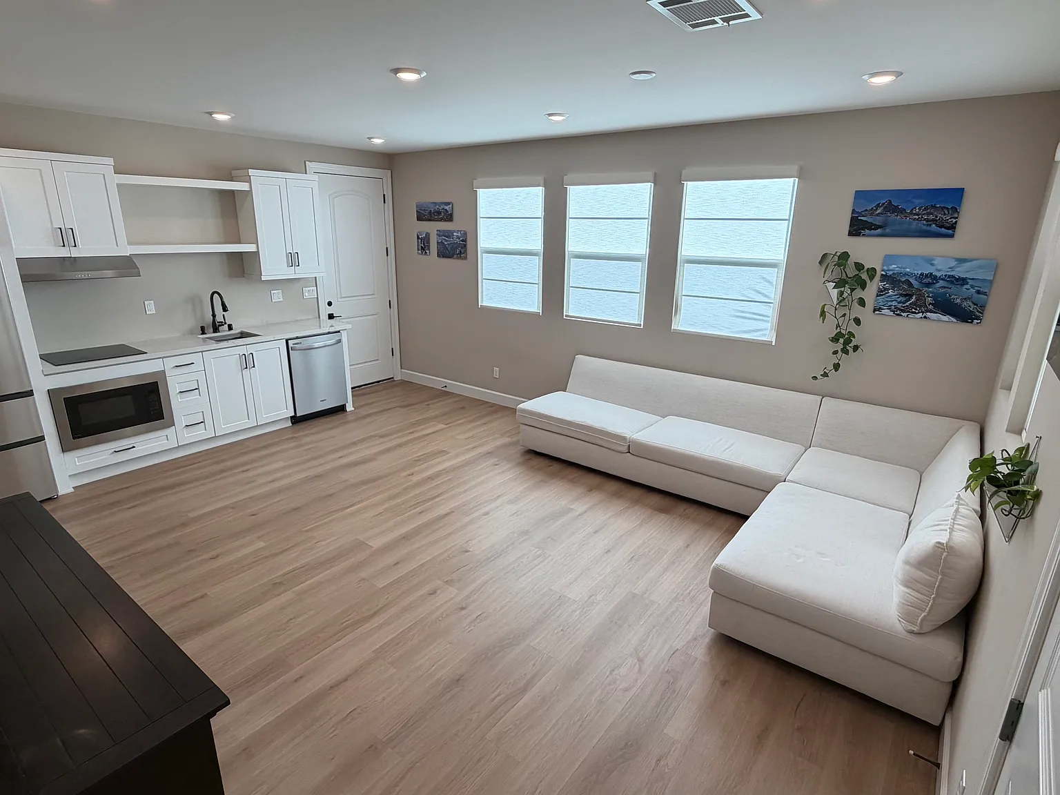 1 bed, 1.5 bath, 748 sqft, $3,350 — Photo 3