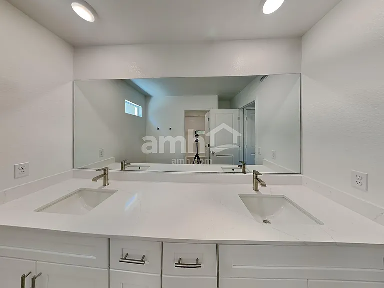 10345 Medusita St — Photo 16