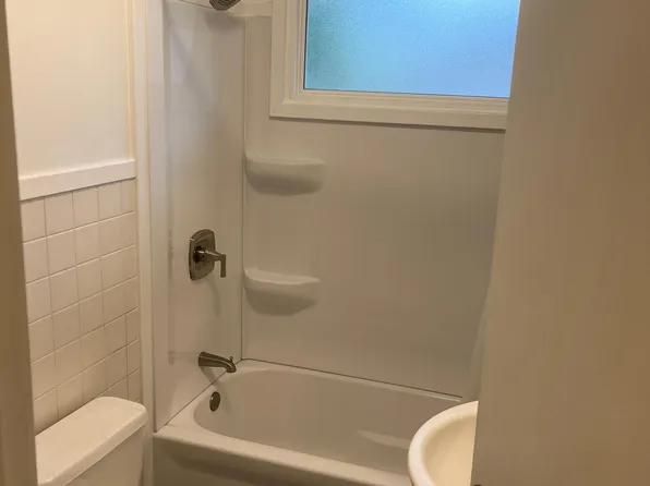 2885 Lilly Dr, Lima, OH 45807