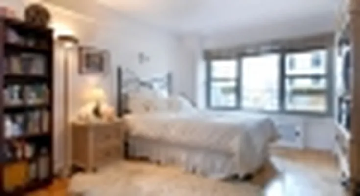 Sold by Warburg | media 18