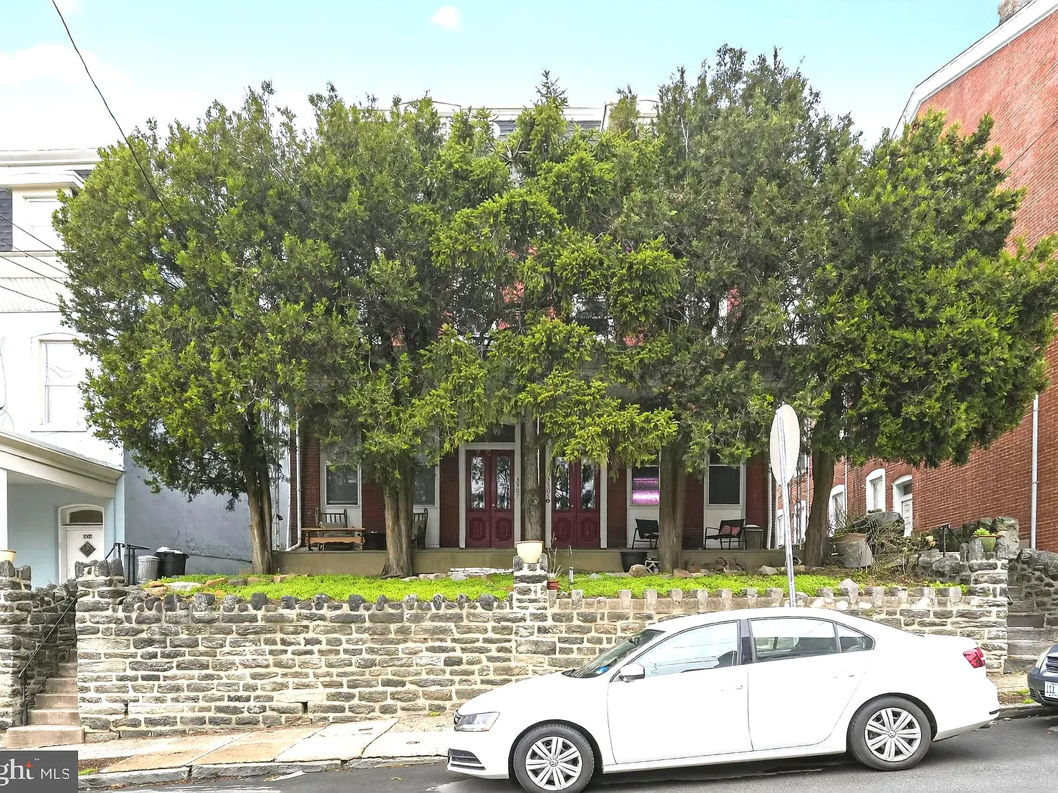 2 bed, 1.0 bath, 750 sqft, $1,445 — Photo 1