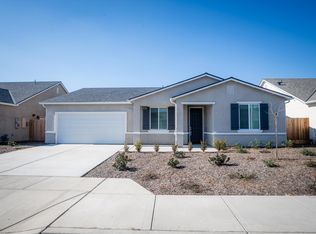 2418 W Walnut Ave, Tulare, CA 93274
