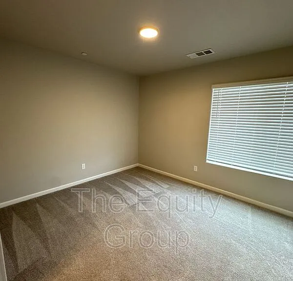 414 S Summit St #103 — Photo 24