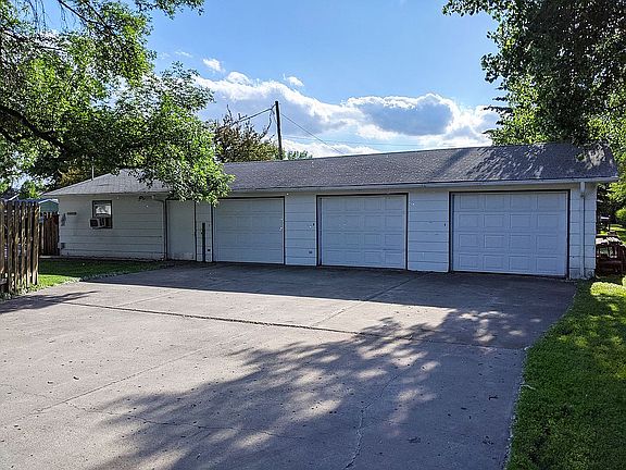 Large 24x62 garage with shop