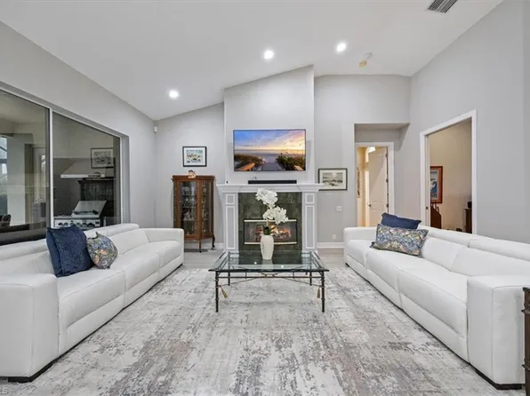 537 Wedgewood WAY, NAPLES, FL 34119