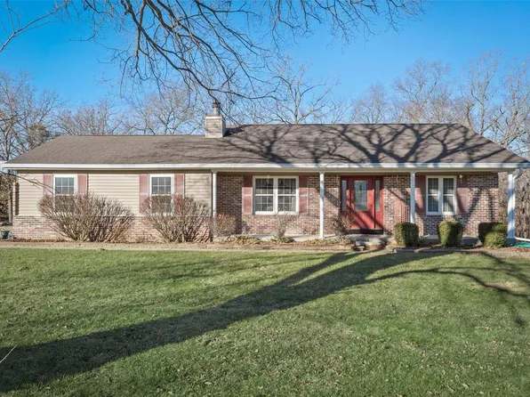 24783 Twin Oaks Dr, Warrenton, MO 63383