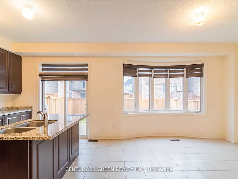 73 Thornbush Blvd — Photo 7
