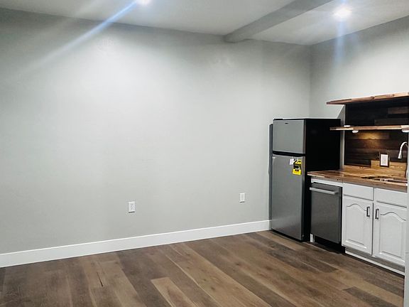 3rd image of 1421 S Edison St #B