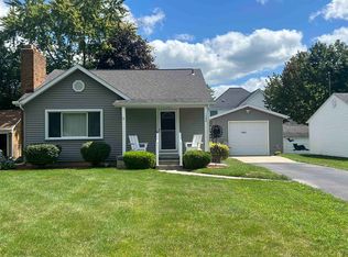 1266 Orchard Rd, Essexville, MI