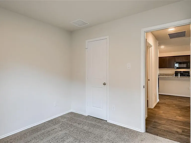 745 Adler Way — Photo 20