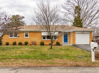 110 Rossmoore Dr, New Albany, IN 47150