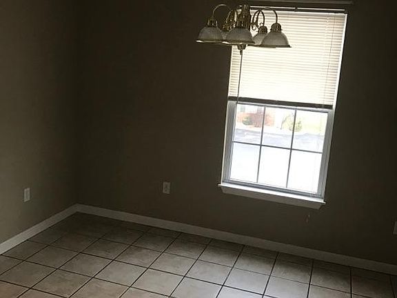 dining area/eat in kitchen