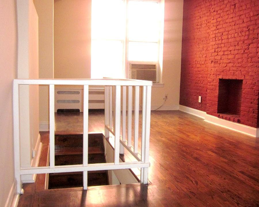 1st image of 116 E 11th St APT B