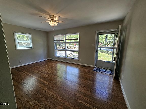 3rd image of 202 Crest Rd