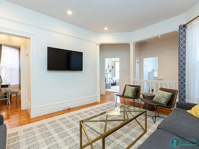 170 Eureka St — Photo 33