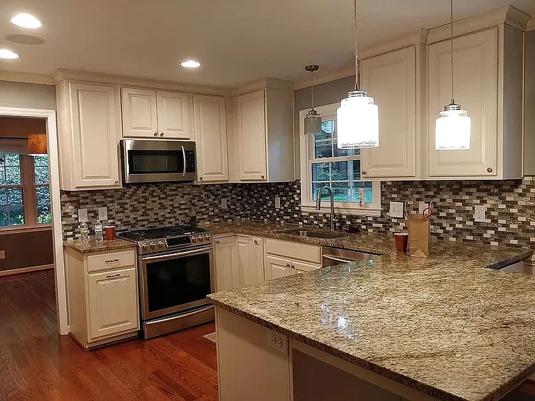 1513 Kilarney Dr — Photo 2
