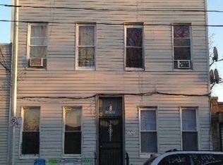 1652 George St, Flushing, NY 11385