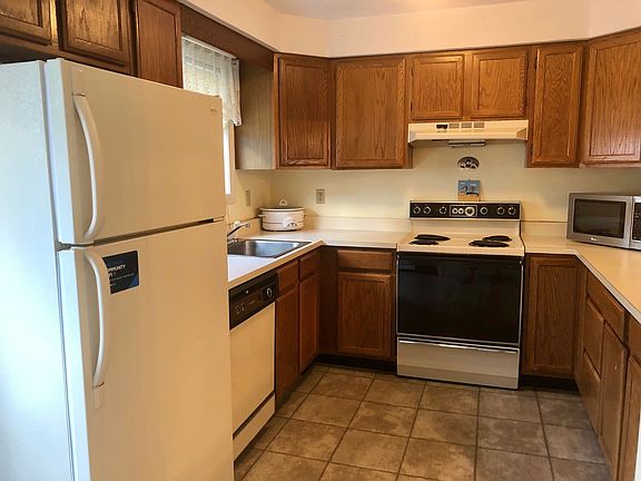 5th image of 18 Madison Drive #70