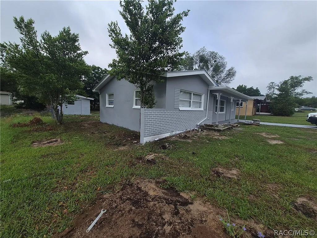 4 bed, 2.0 bath, 900 sqft, $1,695 — Photo 2