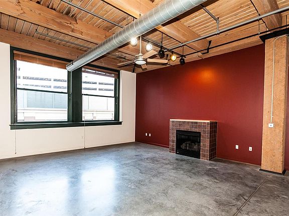 4th image of 901-907 Washington Ave #302