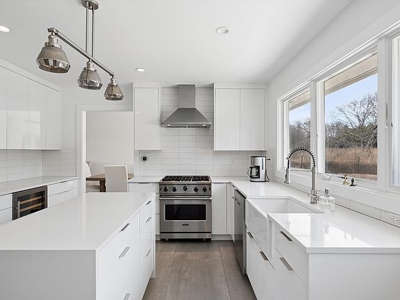 5th image of 75 Saint Andrews Rd