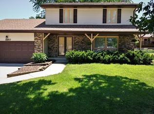 1867 S 163rd Cir, Omaha, NE 68130