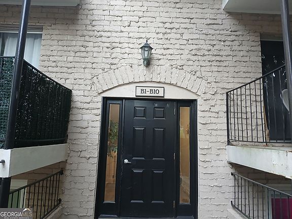 2nd image of 2805 NE Expy NE APT B5