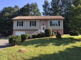 4564 Berry Cap Dr, Conover, NC 28613