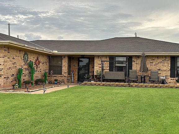 4th image of 206 SW Crystal Hills Dr