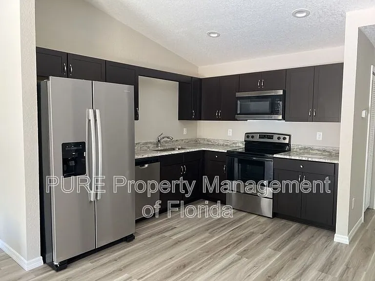 6504 SW 140th Place Rd #2 — Photo 8