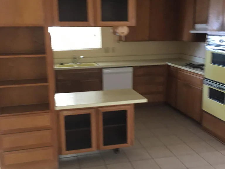 817 Ann Dr — Photo 2