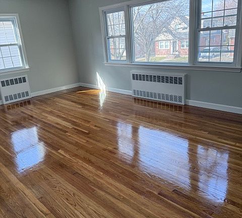 3rd image of 472 Carnation Ave Floor 2