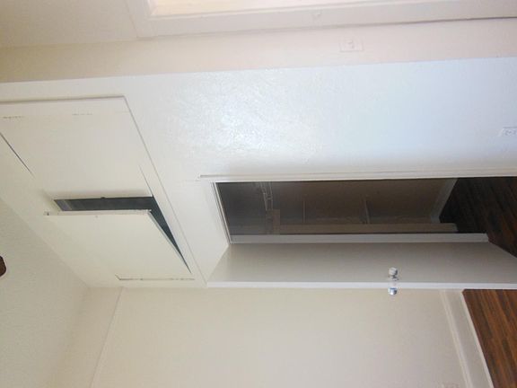 4th image of 1338 Saint Anthony St #B