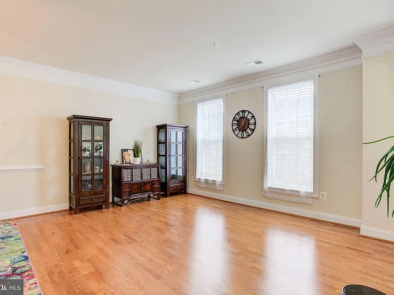 15160 Kentshire Dr — Photo 5