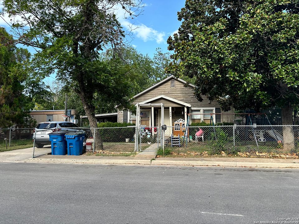 2nd image of 724 ORMAND ST