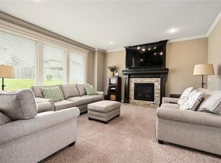 1536 SW Cross Creek Dr, Lees Summit, MO 64082