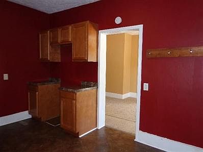 5th image of 200 N Washington St