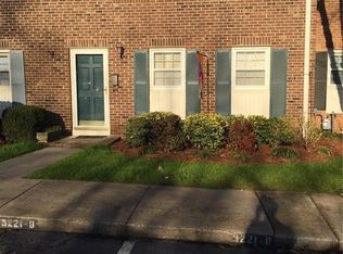3221 E Regents Park Ln, Greensboro, NC 27455
